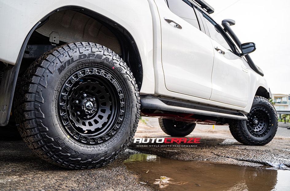 TOYOTA HILUX N80 4WD ZEPHYR MATTE BLACK